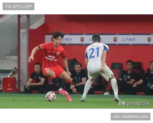 上海海港近期比赛节奏调整，阵容轮换应对密集赛程