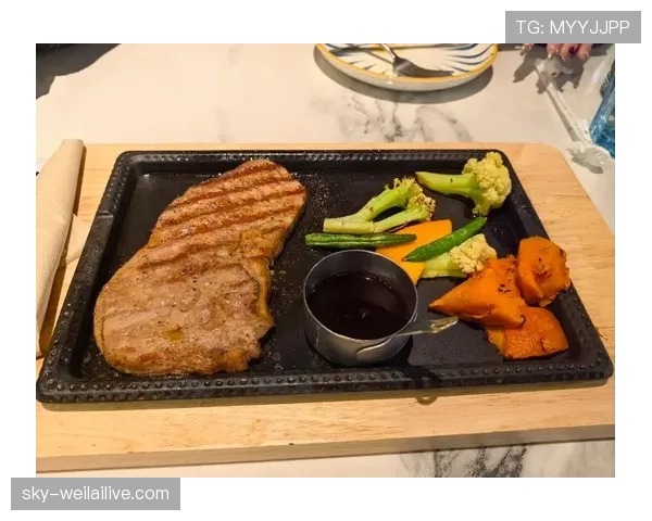 菲尔普斯退役后一天吃六顿饭，冰箱里塞满牛排和披萨